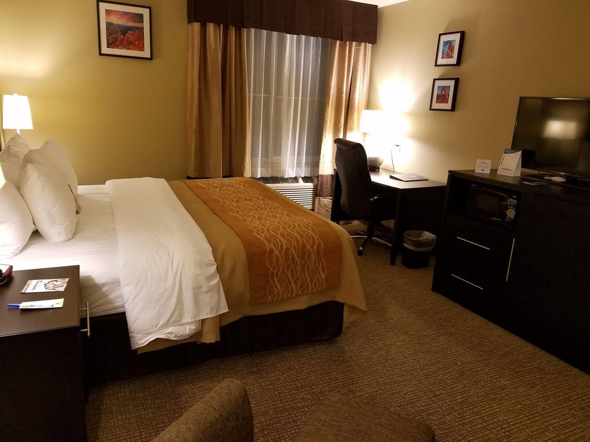 Comfort Inn & Suites Vernal - National Monument Area Eksteriør billede